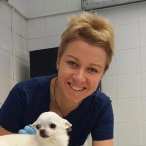 Image of Online Vet Training instructor Laura Udraite